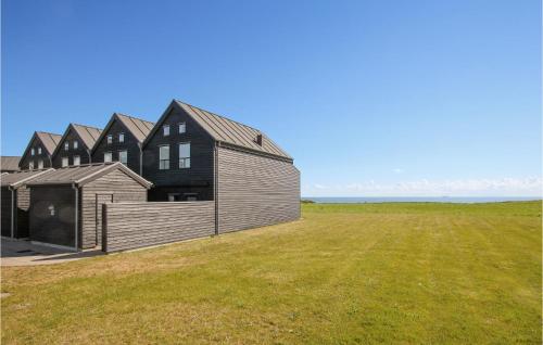  4 Bedroom Nice Apartment In Samsø in Ballen