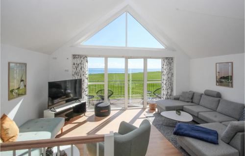  4 Bedroom Nice Apartment In Samsø in Ballen