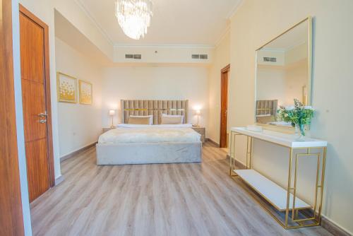 Luxury 2BR Sea & Skyline Views Near Metro & Burj Khalifa, Дубай (фото 9)