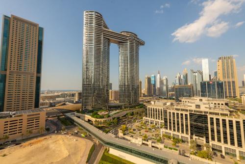 Luxury 2BR Sea & Skyline Views Near Metro & Burj Khalifa, Дубай (фото 6)