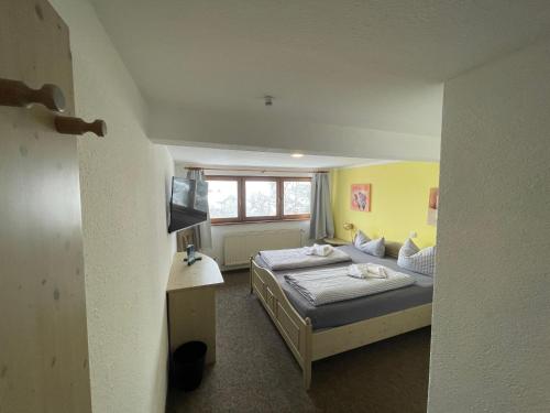 1 queen bed