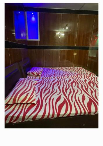 Double Room with Shared Bathroom image 3
