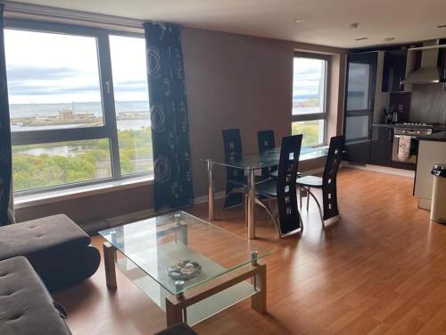 B&B Edinburgh - Modern 2 bed apartment with stunning seaside view - Bed and Breakfast Edinburgh