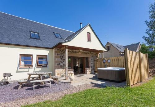 Laurel Cottage at Williamscraig Holiday Cottages - Apartment - Linlithgow