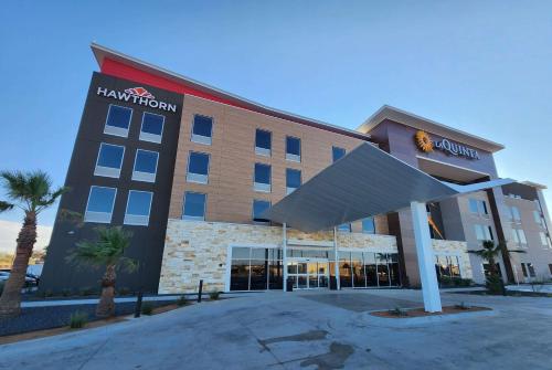 La Quinta Inn & Suites by Wyndham Del Rio