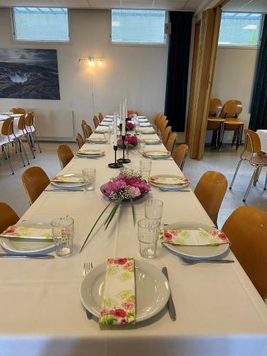 Restaurant, Moldefjord Hostel in Molde