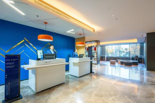 413775383 Holiday Inn Express Xinji City Center by IHG
