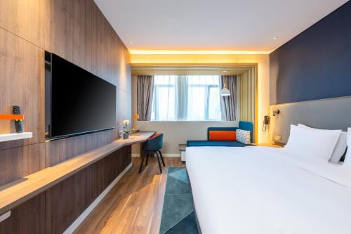 413775455 Holiday Inn Express Xinji City Center by IHG