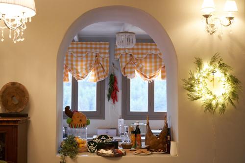 Dandy Villas Dimitsana - a family ideal charming home in a quaint historic neighborhood - 2 fireplaces for romantic nights