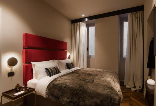Standard Double Room image 2