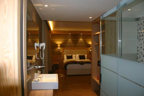 Hotel Bondi - image 2