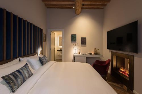 King Room image 4