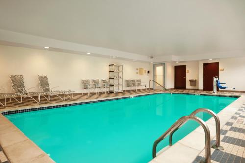 Country Inn & Suites by Radisson, Dearborn, MI