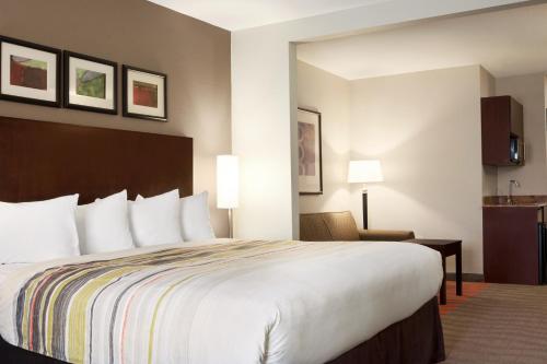 Country Inn & Suites by Radisson, Dearborn, MI