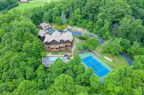 Seven-Bedroom Holiday Home