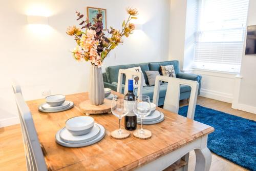 Picture of Luxury Modern 3 Bedroom Apartment In City Centre