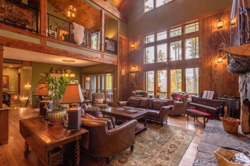 Homestead Lodge at Eagles Nest in Banner Elk, USA