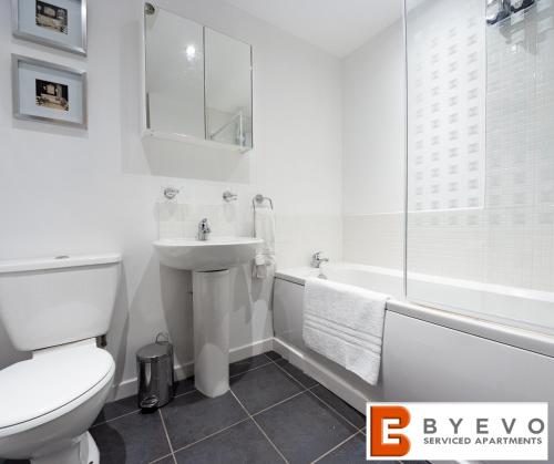 Picture of Byevo Glasgow Airport Apartment 5