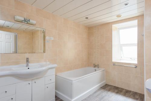Barrowfield Hotel - image 14
