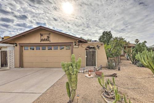 Poolside Oasis in Glendale with Desert Surroundings!, Glendale (photo 2)