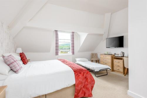 County Hotel - image 7