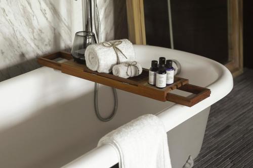 Suite with Terrace image 5