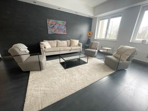 TruRetreats Design Loft für 8 Personen I Riesige Küche I eCharger I 65z SmartTV I 150qm, Hamburg (photo 4)