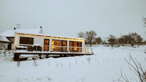 Ranch 66 - Moderní Tiny House Black Swallow ve stylu Route 66 na venkově