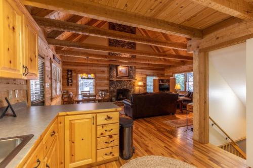 Hawksnest Cabin in Seven Devils, USA