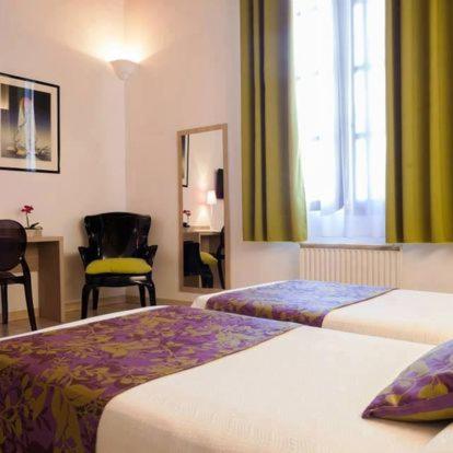 2 twin beds