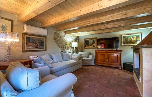  Stunning home in Marliana with Outdoor swimming pool, 2 Bedrooms and WiFi in Marliana