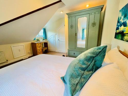 Dapps Hill Haven - between Bristol and Bath, both 9 mins by train! in Keynsham East