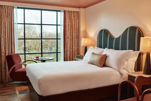 Guestroom, The Hoxton, Shepherds Bush in Hammersmith