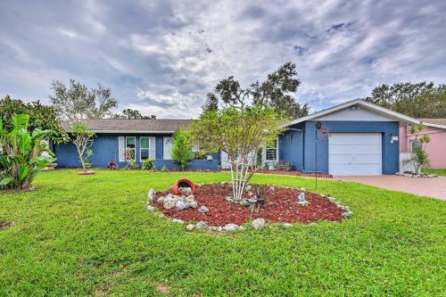 Convenient Sarasota Studio with Lush Backyard! in Sarasota, USA