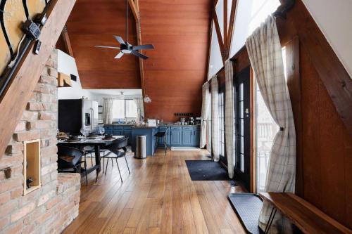 Pet-Friendly Pine Cabin with Hot Tub and Fire Pit!