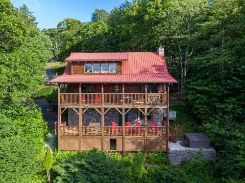 Whispering Ridge Retreat in Boone, USA