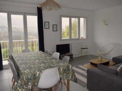 . Appartement Bellefontaine, 4 pièces, 8 personnes - FR-1-654-14