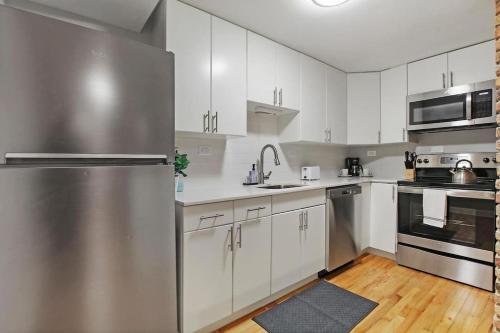 Perfect Stay - Modern 2BR Unit - Barry GB - image 7