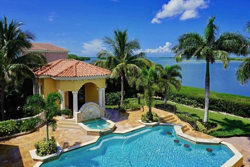 Tierra Verde St Petersburg Waterfront Mansion Estate 5BdRm in Tierra Verde, USA
