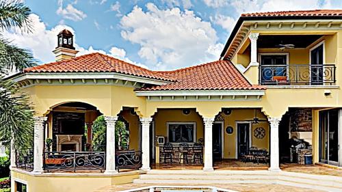 St Petersburg Waterfront Estate by Techtravel – Tierra Verde, FL