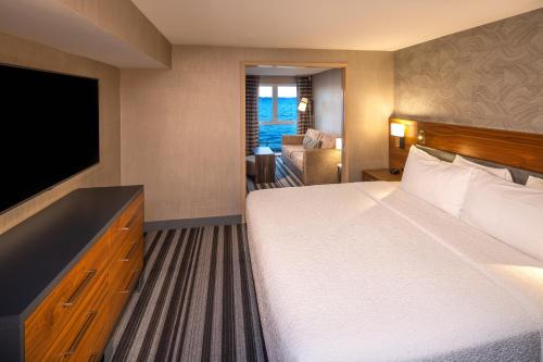 Silver Cloud Inn-Tacoma Waterfront – Tacoma, WA