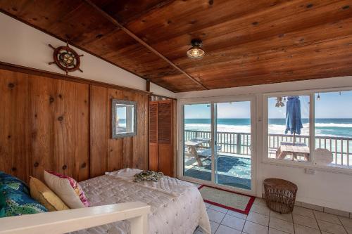 Hawaii Oceanfront Beach House Paradise on the Beach Family Activities in Pupukea (HI)