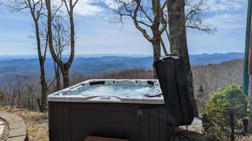 Cardinals View Lodge in Blowing Rock, USA