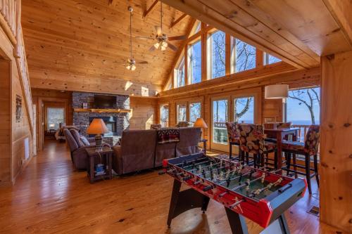 Cardinals View Lodge in Blowing Rock, USA