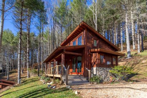 Hilltop Hideout at Eagles Nest - Elk Valley, NC