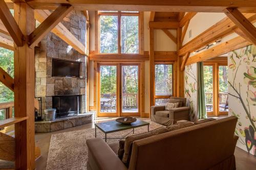 Cedar Rock Townhomes at Eagles Nest in Banner Elk, USA