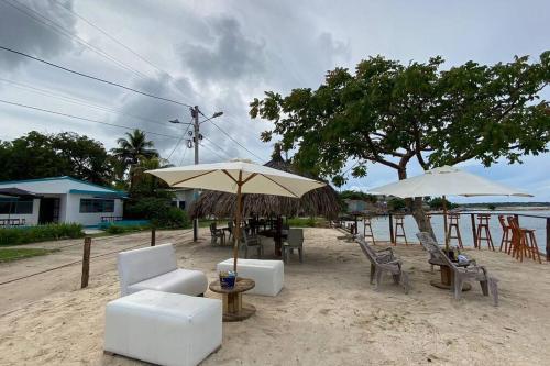 Casa de playa, con acceso al Mar Caribe.