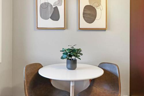 Tranquil 1BR Apartment in Arlington Heights - Salem 3C in 阿靈頓海茨