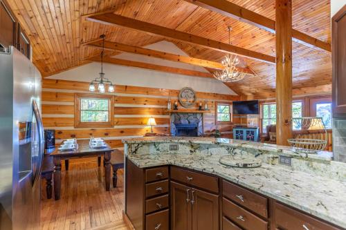 Log Inn at River Ridge in Boone, USA