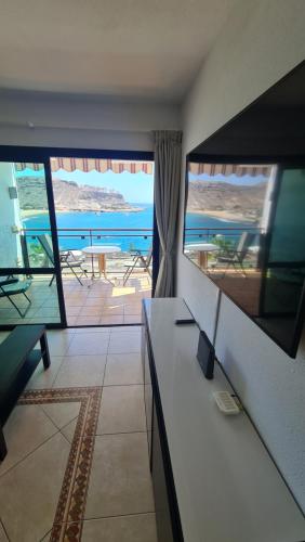 DELUXE 3 Rooms74m2,TRANSFE-R inc! SEAVIEW on AMADORES,2 heatPOOLs, PARKING, 600 MB,Dishwasher,2Lift,,3 BEACHes
